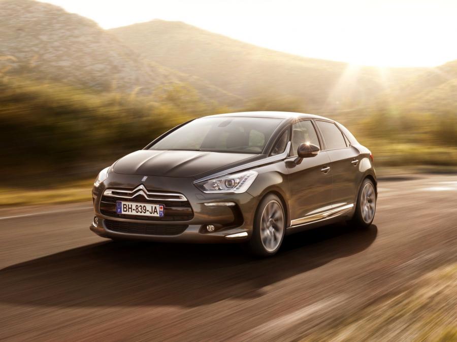 Citroen DS5 2011 года  (фото 12 из 33)